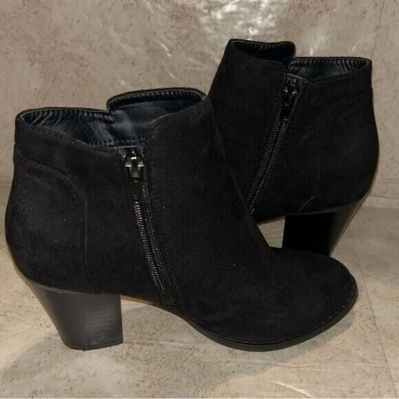 Rue 21 Black Faux Suede Side Zipped Ankle Heeled Punk Rock Booties Size 6 - Picture 7 of 8